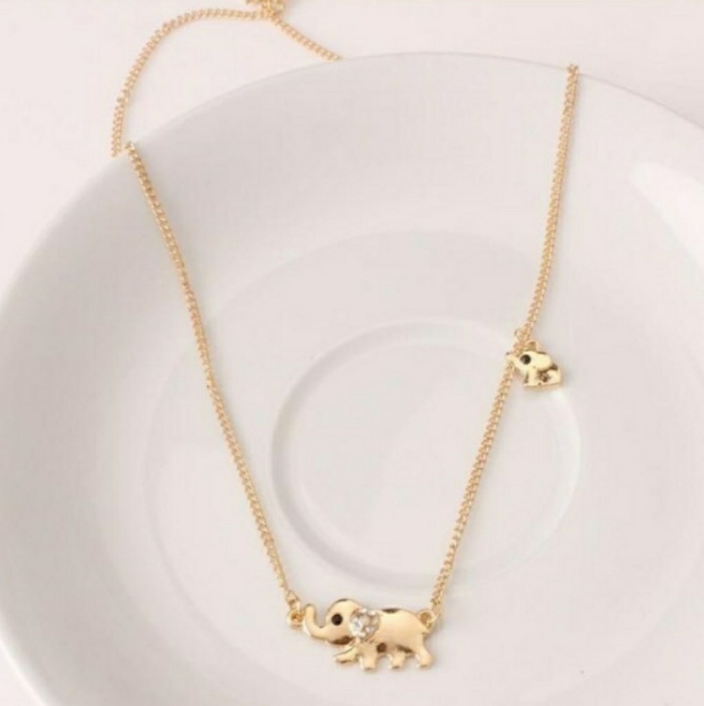 50% OFF ⚡️ Elegant Gold Elephant Necklace - Picture 3 of 5